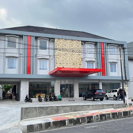 Отель Reddoorz Premium At Jalan Diponegoro Lampung Бандар-Лампунг Экстерьер фото