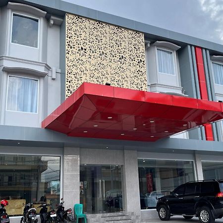 Отель Reddoorz Premium At Jalan Diponegoro Lampung Бандар-Лампунг Экстерьер фото