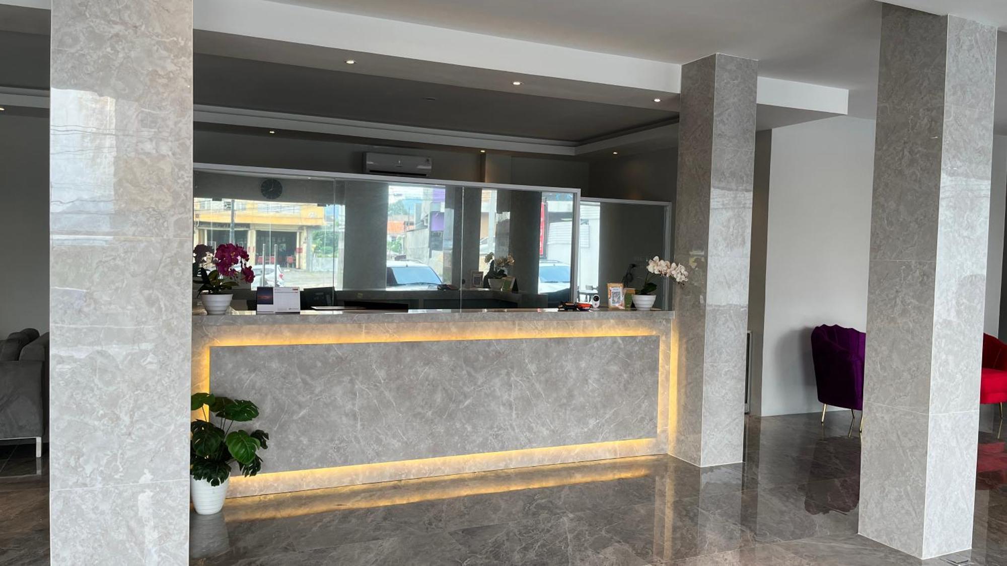 Отель Reddoorz Premium At Jalan Diponegoro Lampung Бандар-Лампунг Экстерьер фото