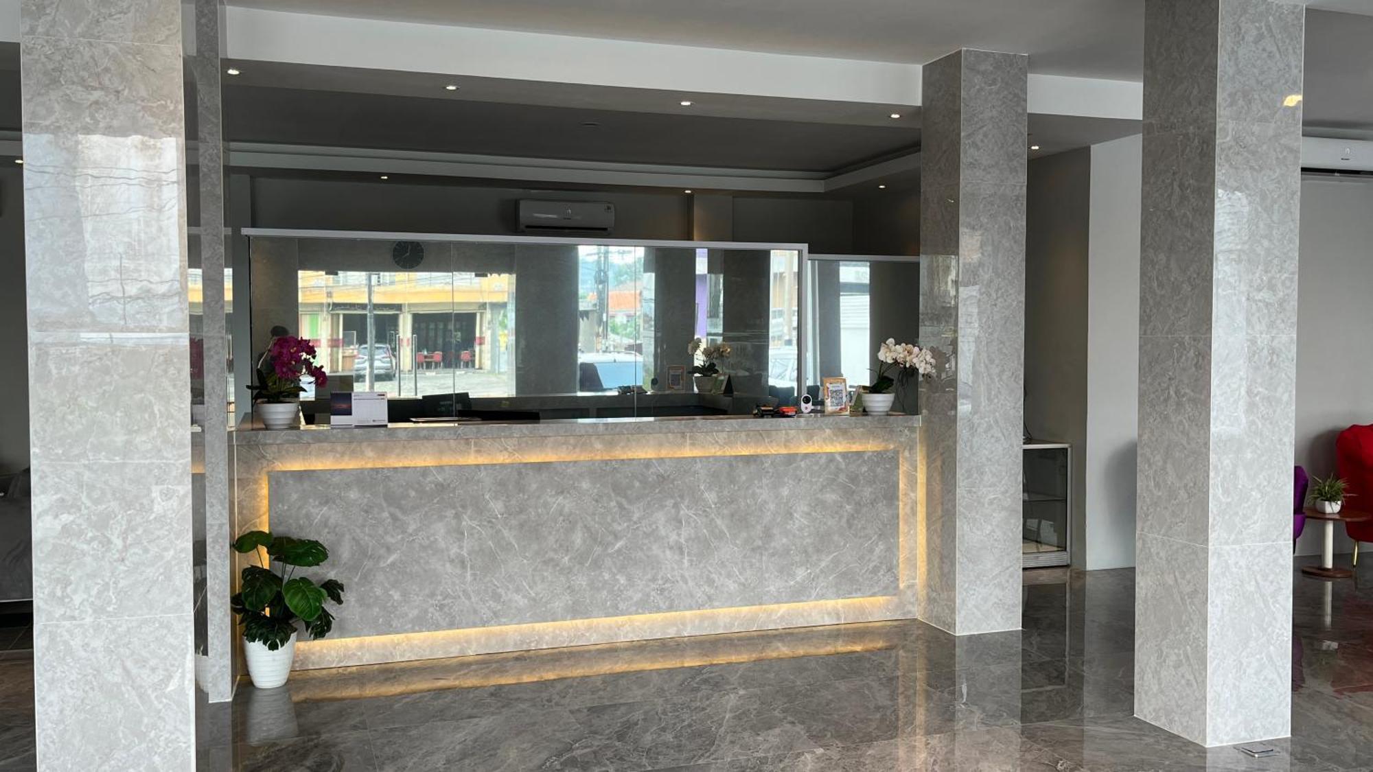 Отель Reddoorz Premium At Jalan Diponegoro Lampung Бандар-Лампунг Экстерьер фото