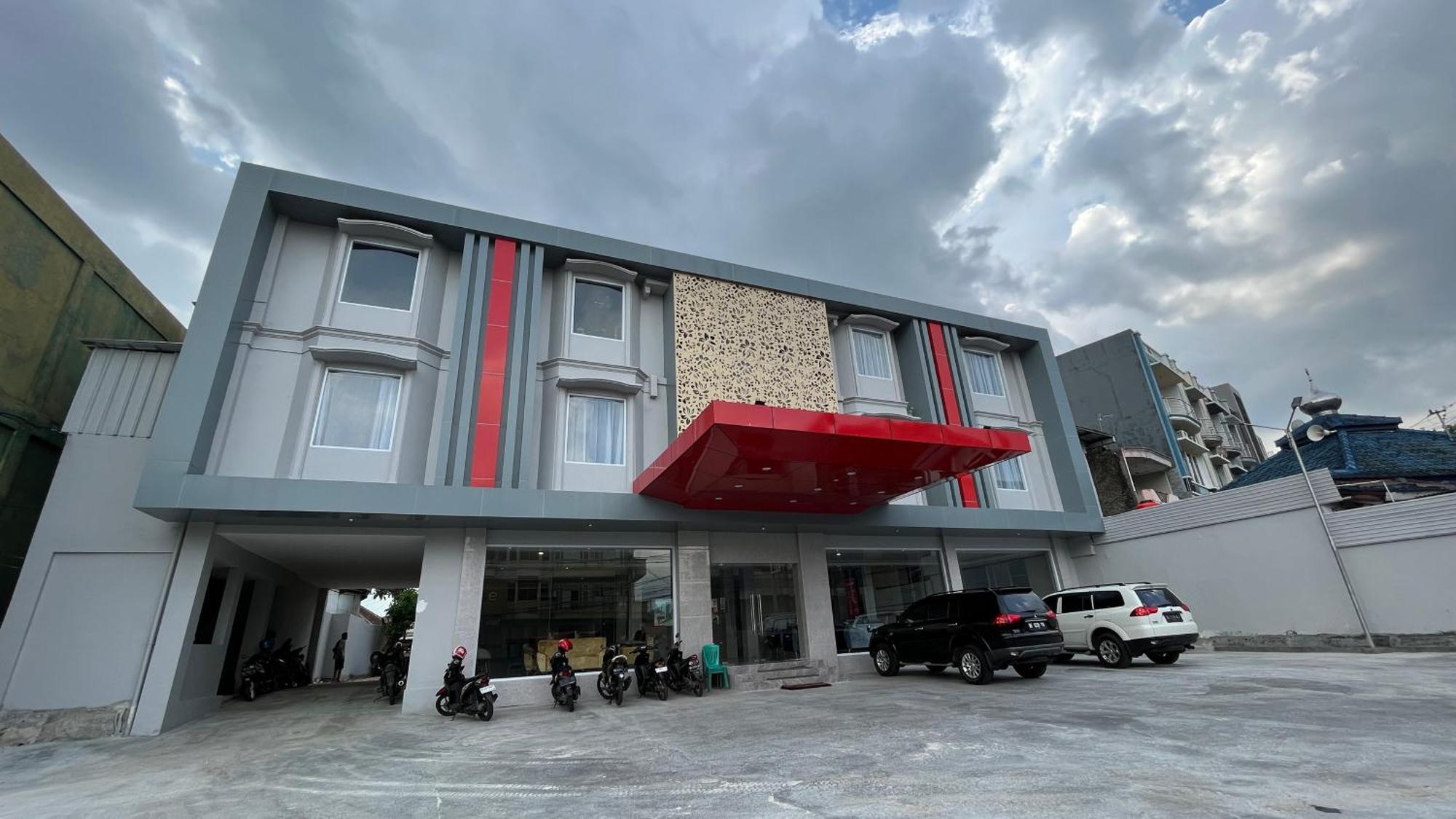 Отель Reddoorz Premium At Jalan Diponegoro Lampung Бандар-Лампунг Экстерьер фото