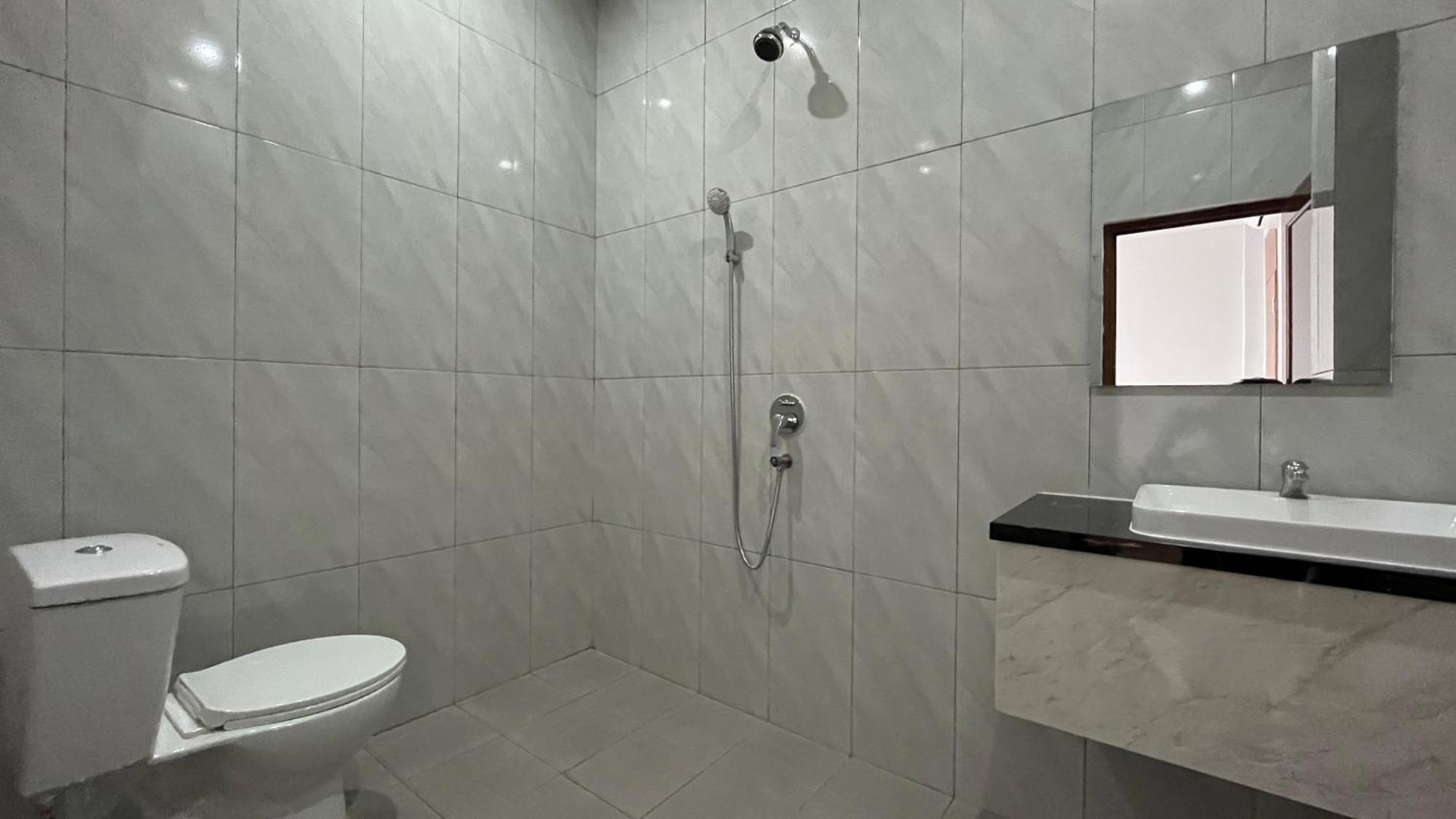 Отель Reddoorz Premium At Jalan Diponegoro Lampung Бандар-Лампунг Экстерьер фото