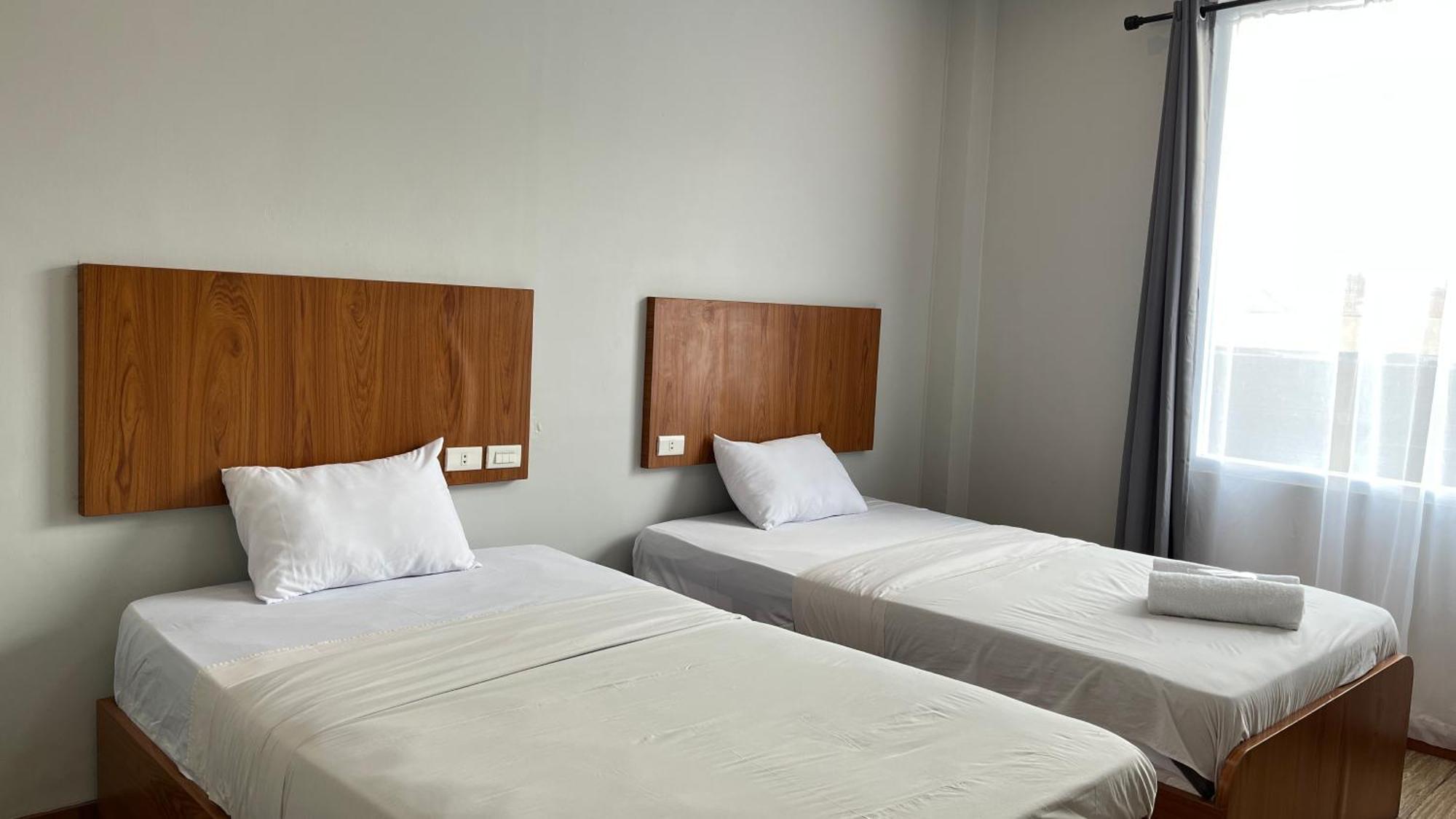 Отель Reddoorz Premium At Jalan Diponegoro Lampung Бандар-Лампунг Экстерьер фото