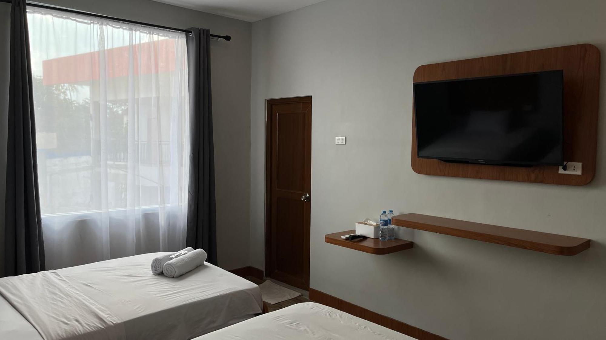 Отель Reddoorz Premium At Jalan Diponegoro Lampung Бандар-Лампунг Экстерьер фото