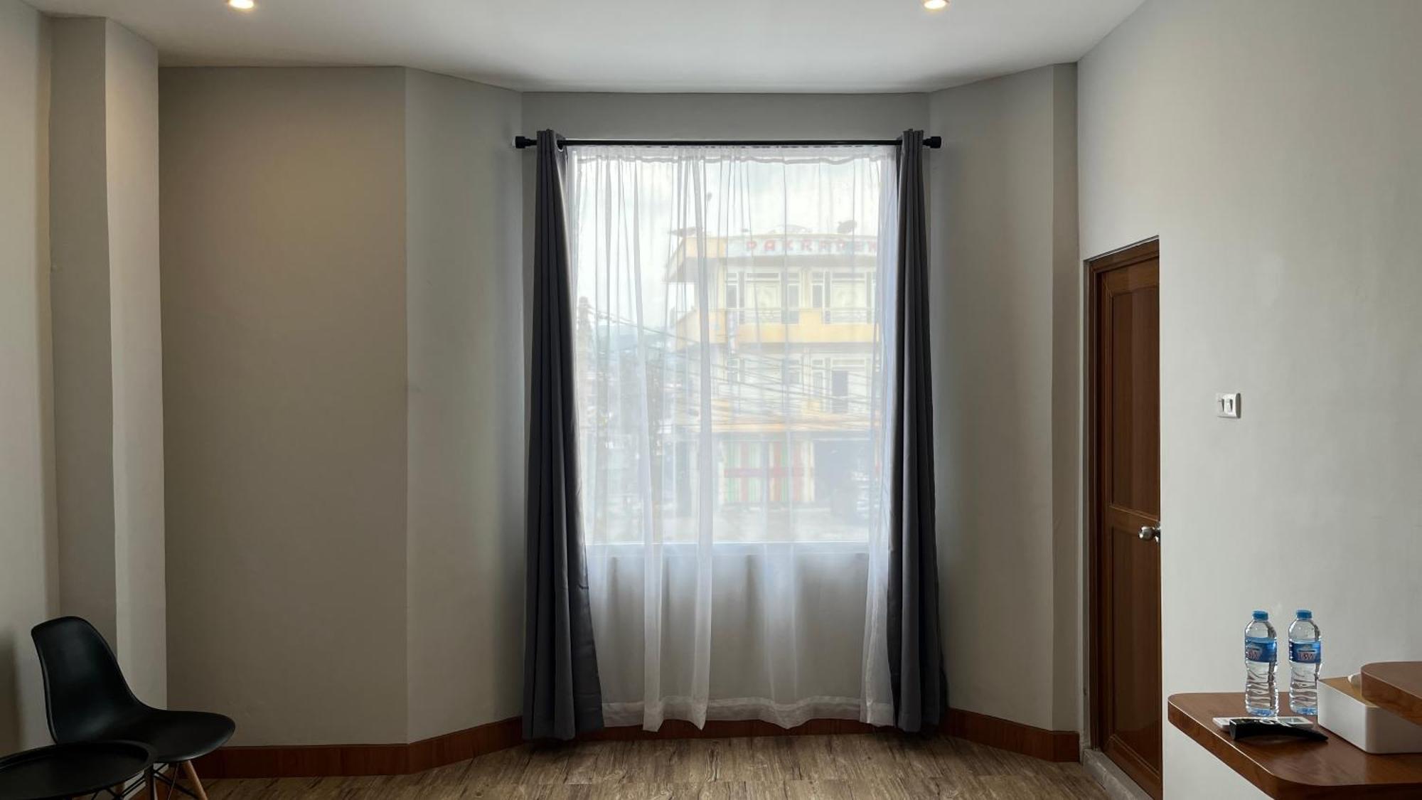 Отель Reddoorz Premium At Jalan Diponegoro Lampung Бандар-Лампунг Экстерьер фото