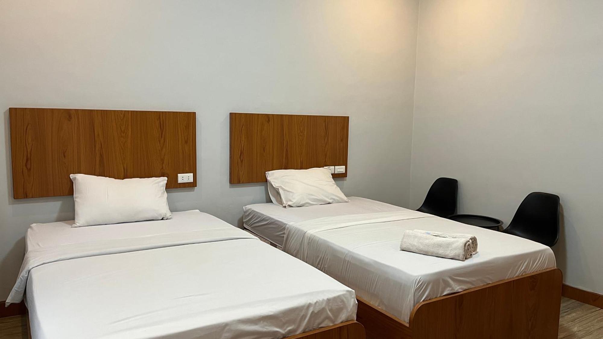 Отель Reddoorz Premium At Jalan Diponegoro Lampung Бандар-Лампунг Экстерьер фото