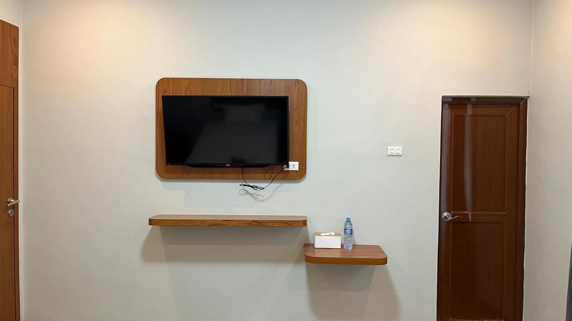 Отель Reddoorz Premium At Jalan Diponegoro Lampung Бандар-Лампунг Экстерьер фото