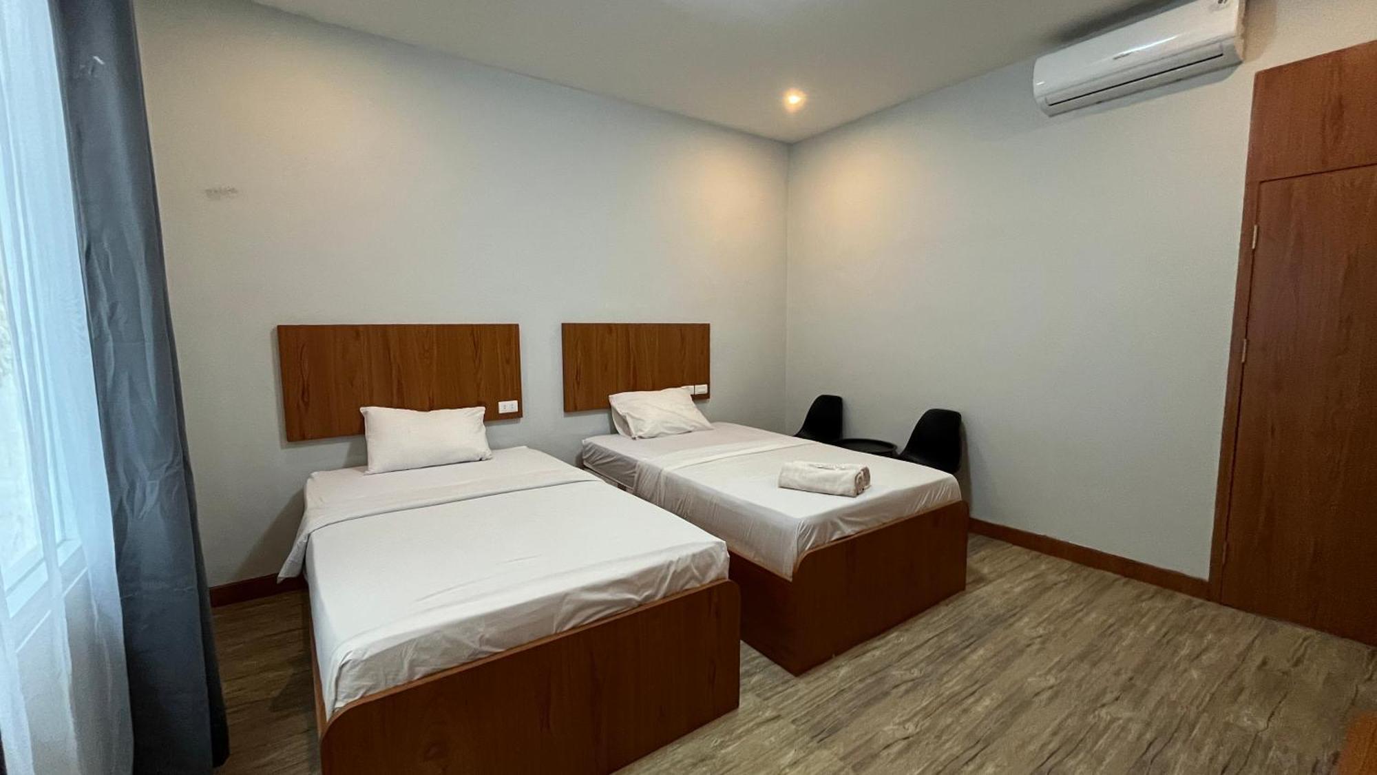 Отель Reddoorz Premium At Jalan Diponegoro Lampung Бандар-Лампунг Экстерьер фото