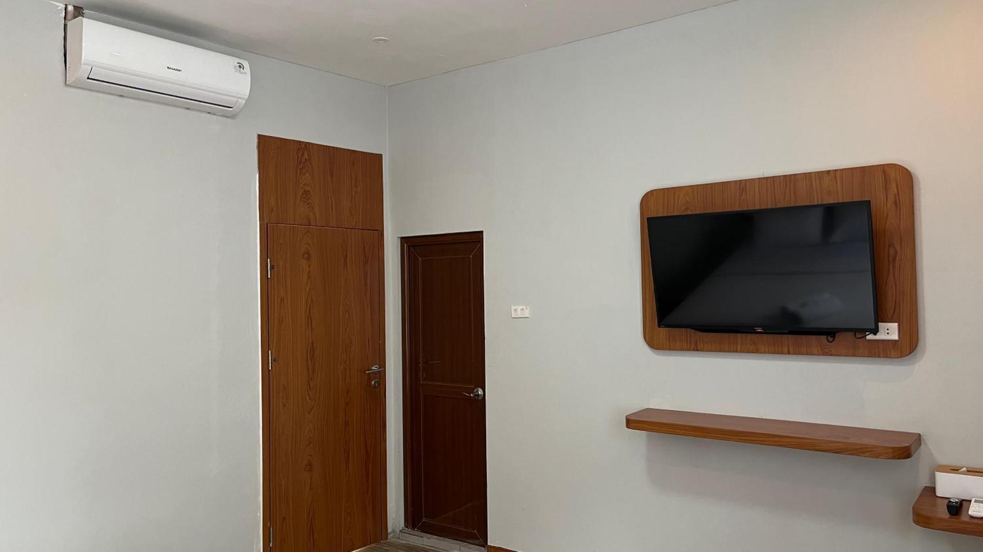 Отель Reddoorz Premium At Jalan Diponegoro Lampung Бандар-Лампунг Экстерьер фото