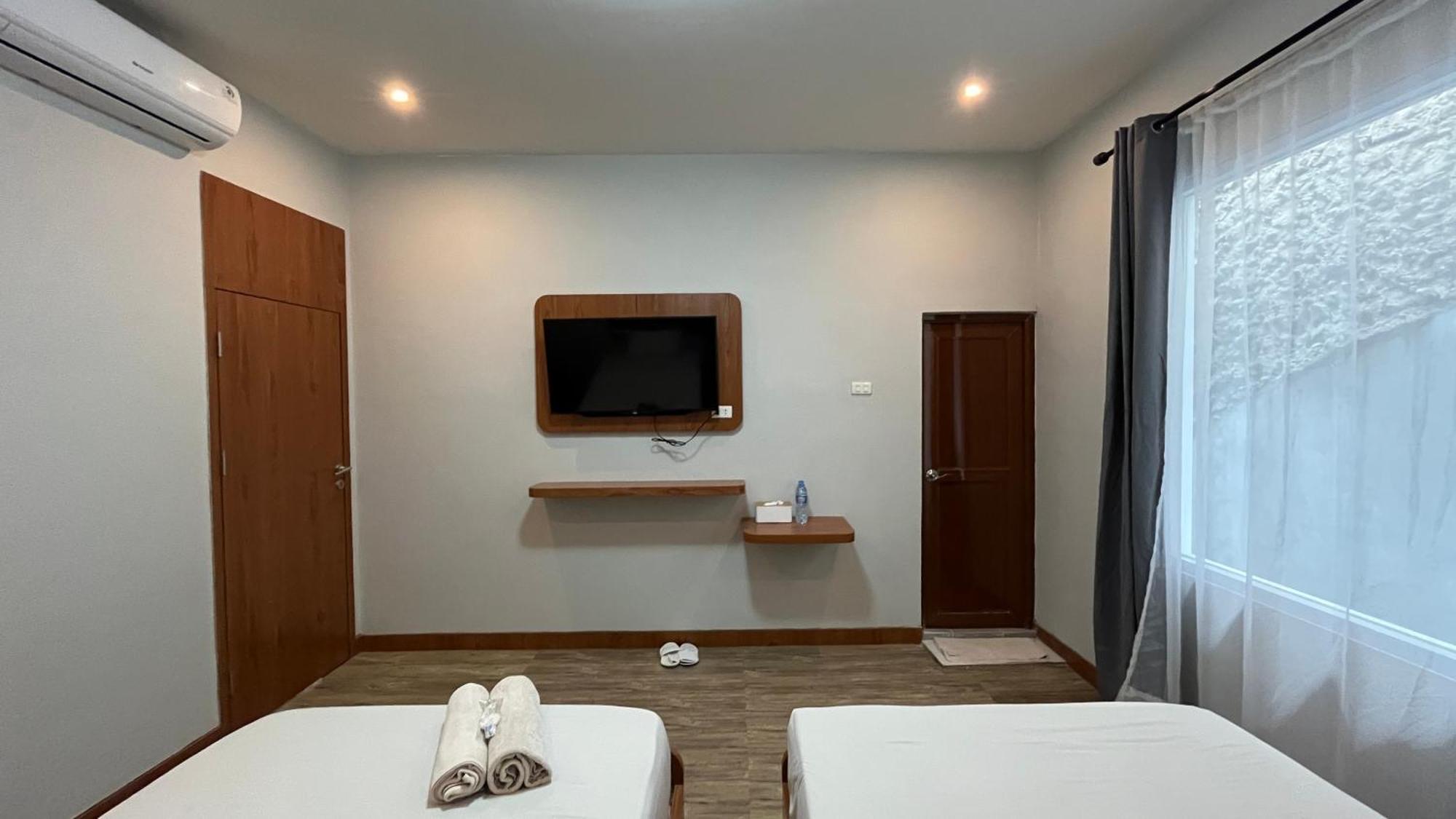 Отель Reddoorz Premium At Jalan Diponegoro Lampung Бандар-Лампунг Экстерьер фото